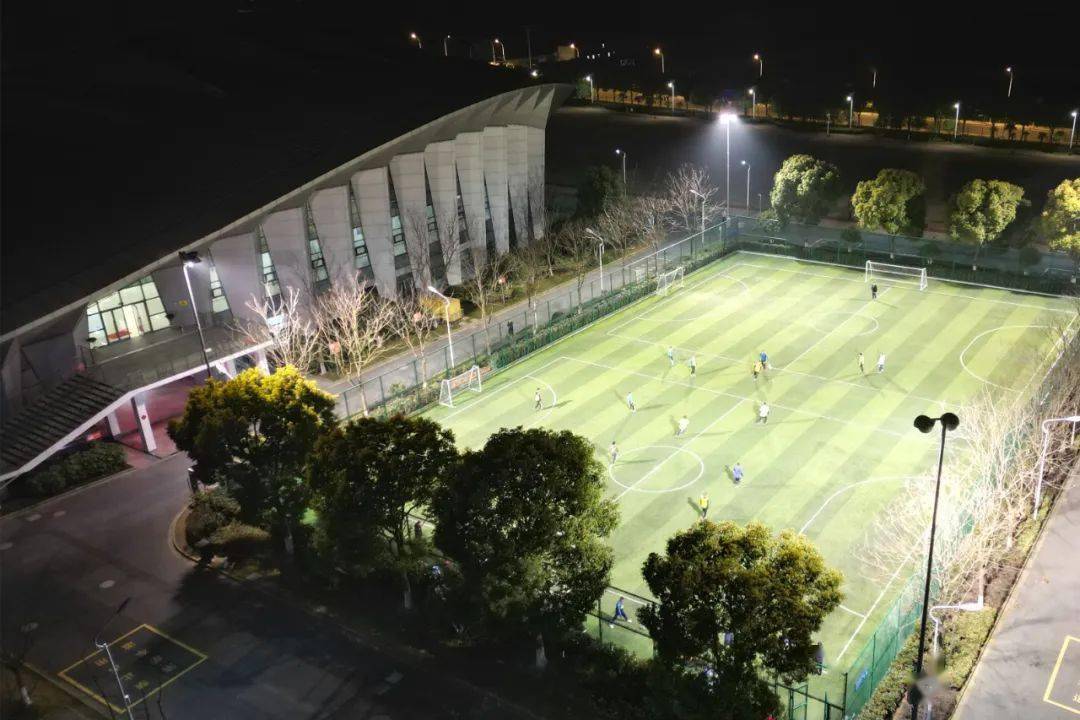 修缮一新,增加停车位……朱泾这个场馆恢复开放啦!_体育馆_运动_市民