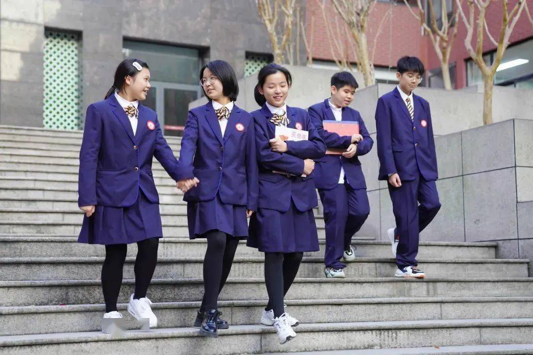 招聘|常熟伦华外国语学校等你加入!_教育_教学_背景