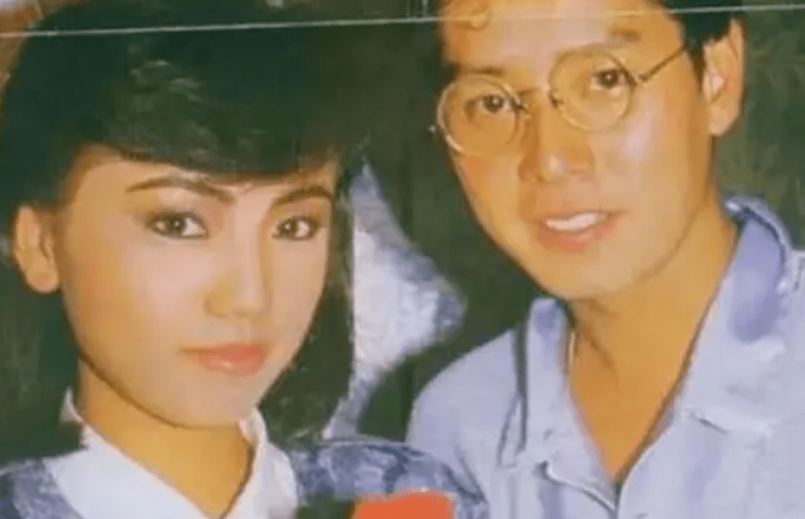 杨洁薇个人的品味不俗,还策划过很多大型演出,在形象服装,舞美编排上