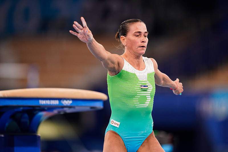 不老传奇:47岁丘索维金娜体操世界杯摘铜