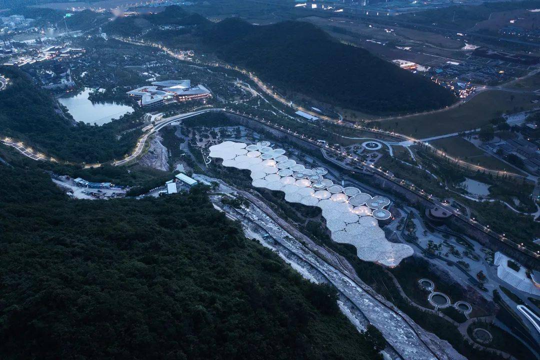 废弃采石场变身植物花园 | 第11届江苏园博园未来花园_矿坑_旅游_条件