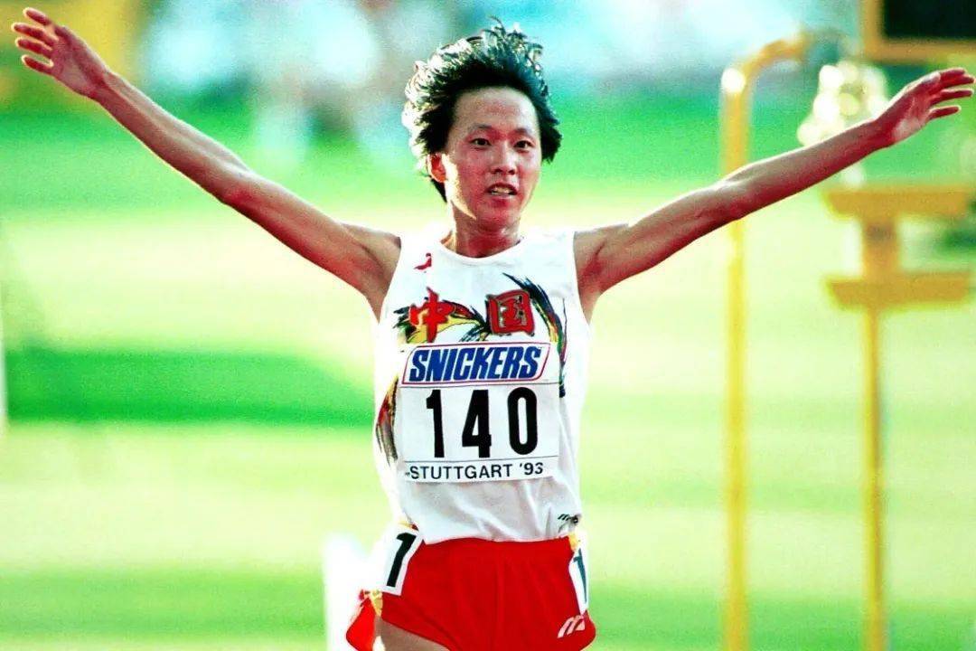 王军霞 女子3000米世界纪录保持者3000米是室内世锦赛正式比赛项目,并