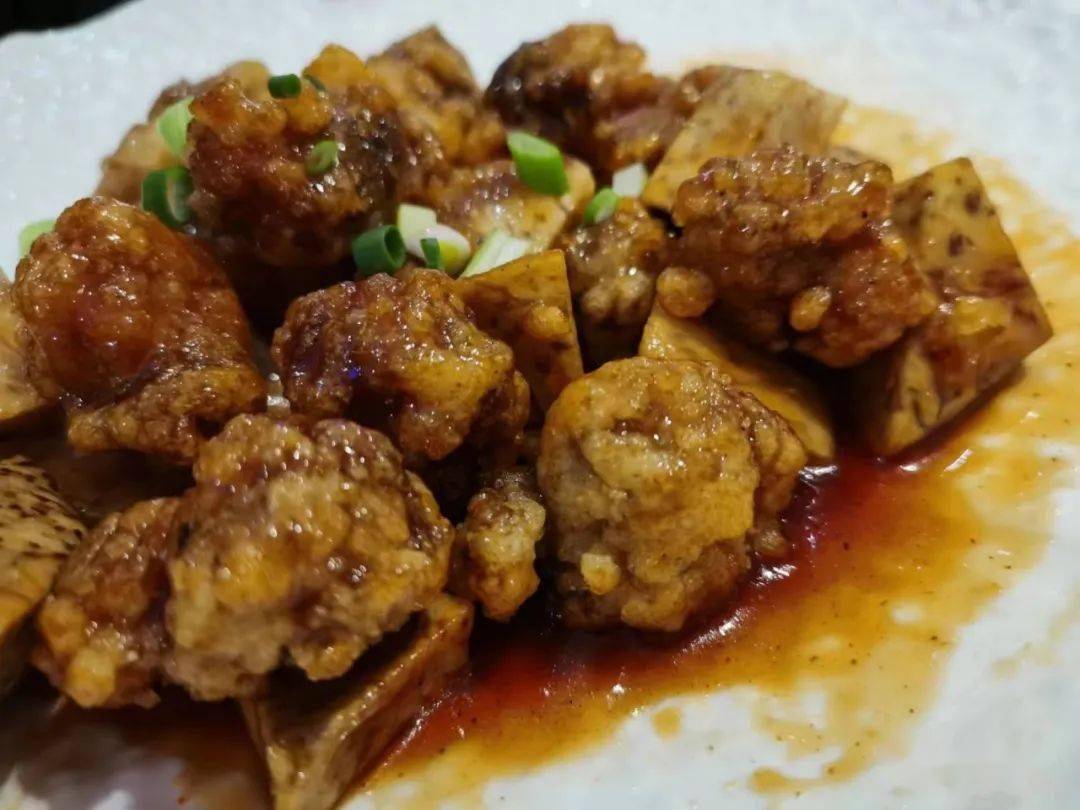 45元什香醉排骨▼肉偏柴,外皮也不够酥脆,可能是提前炸好,用微波炉