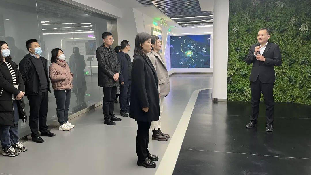 高密团市委来我区开展观摩交流活动_工作_创新_一行