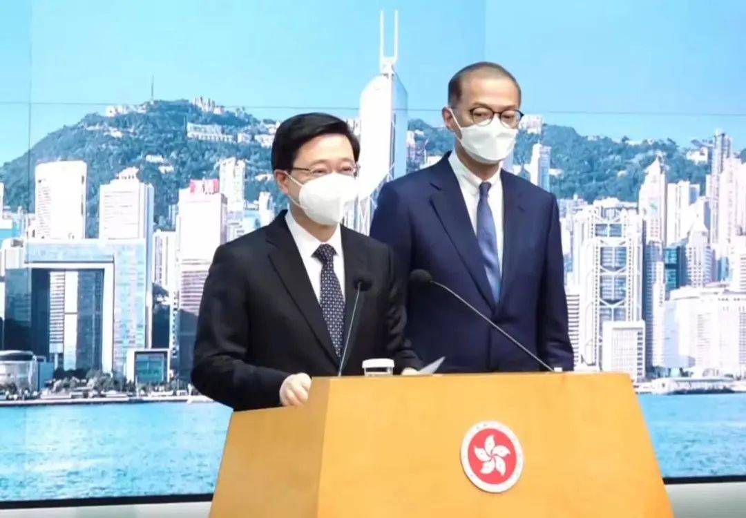 李家超:明日起香港口罩令全面取消 现阶段还有必要戴口罩吗