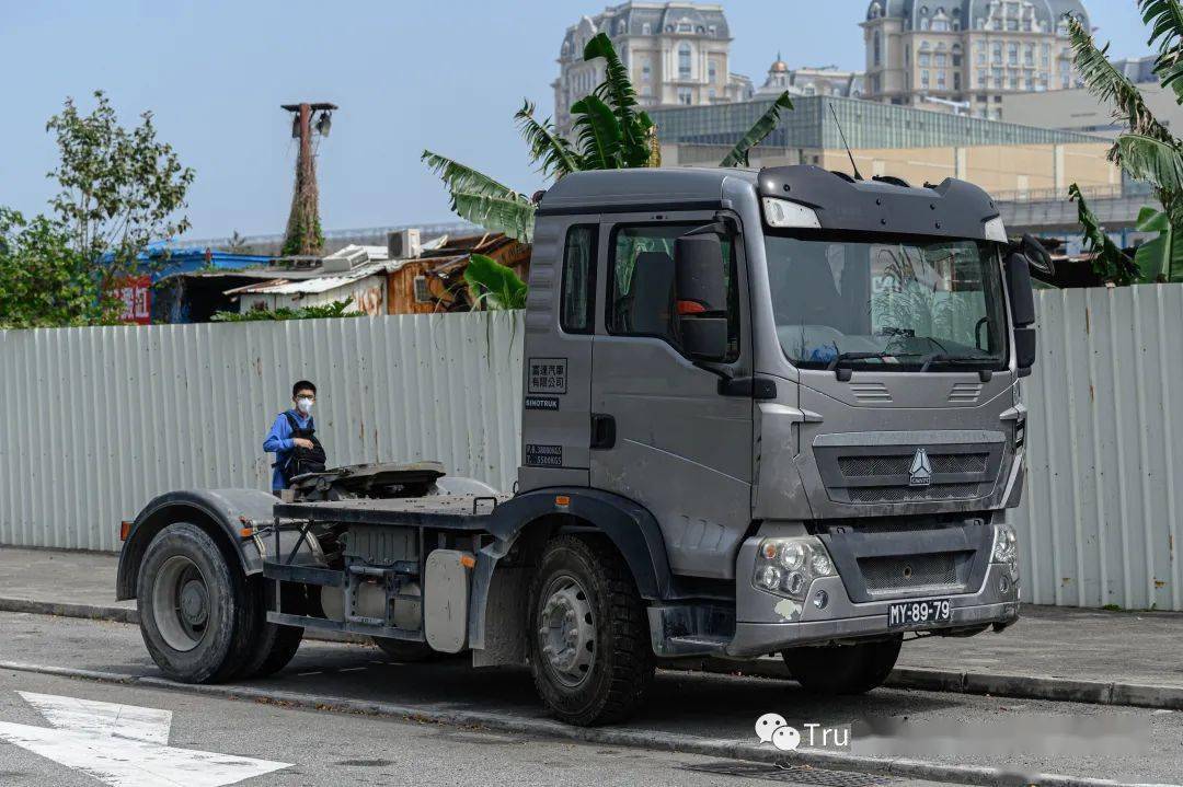 20年车龄老车满街跑 澳门街头街拍重型卡车_搜狐汽车_搜狐网