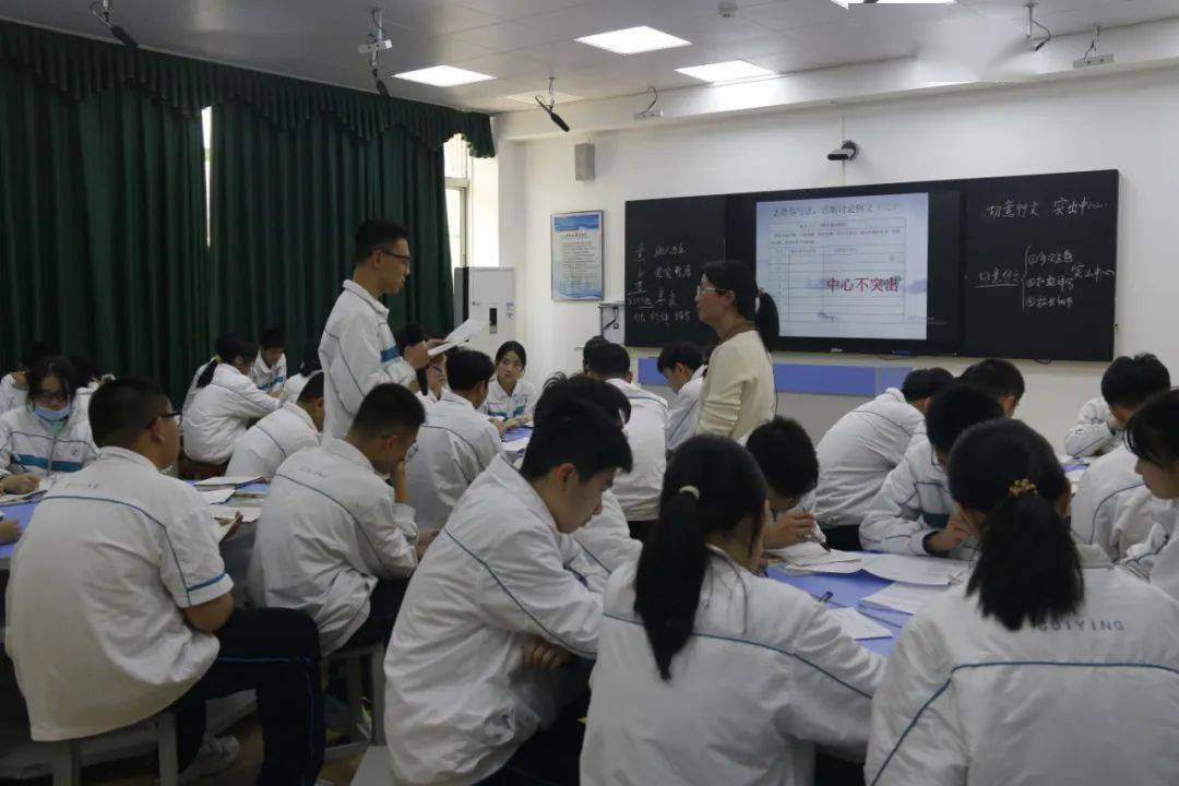 紧扣教材 落实"双新" | 龙湖区初中语文学科教研活动在翠英中学举行