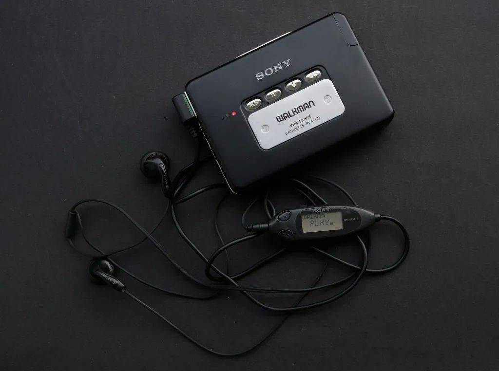 chatgpt爆火的时代,居然还有人花上千元买walkman?_sony_价格_耳机