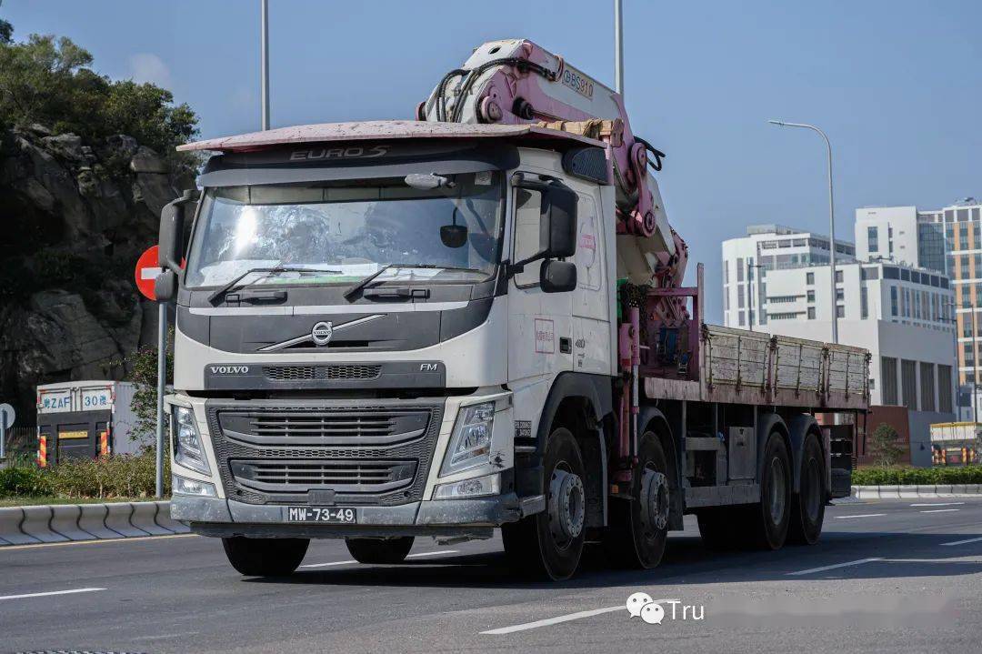 20年车龄老车满街跑 澳门街头街拍重型卡车_搜狐汽车_搜狐网