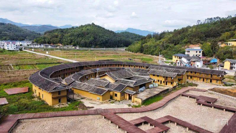 乡村振兴看福建|龙岩市小吉村:绘出老区乡村宜居宜游新画卷_发展_龚雯