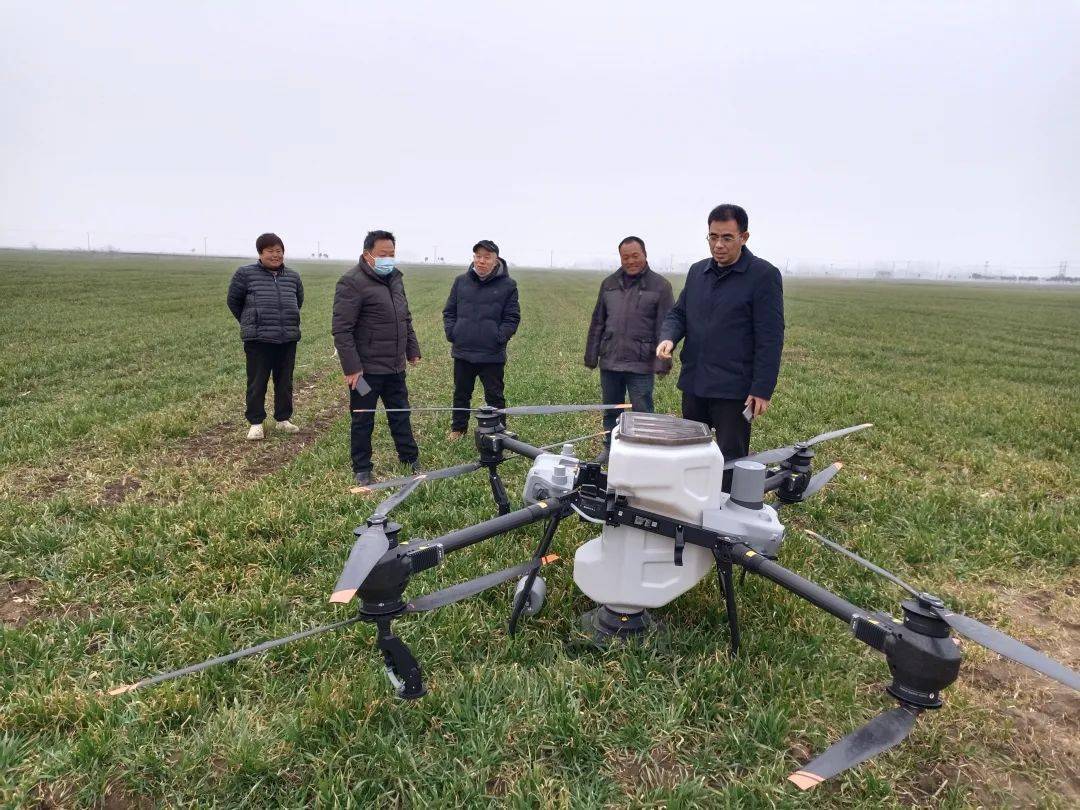 2月16月,泗县农业农村局在长沟镇洋湖农场召开春季田管现场会,县农技