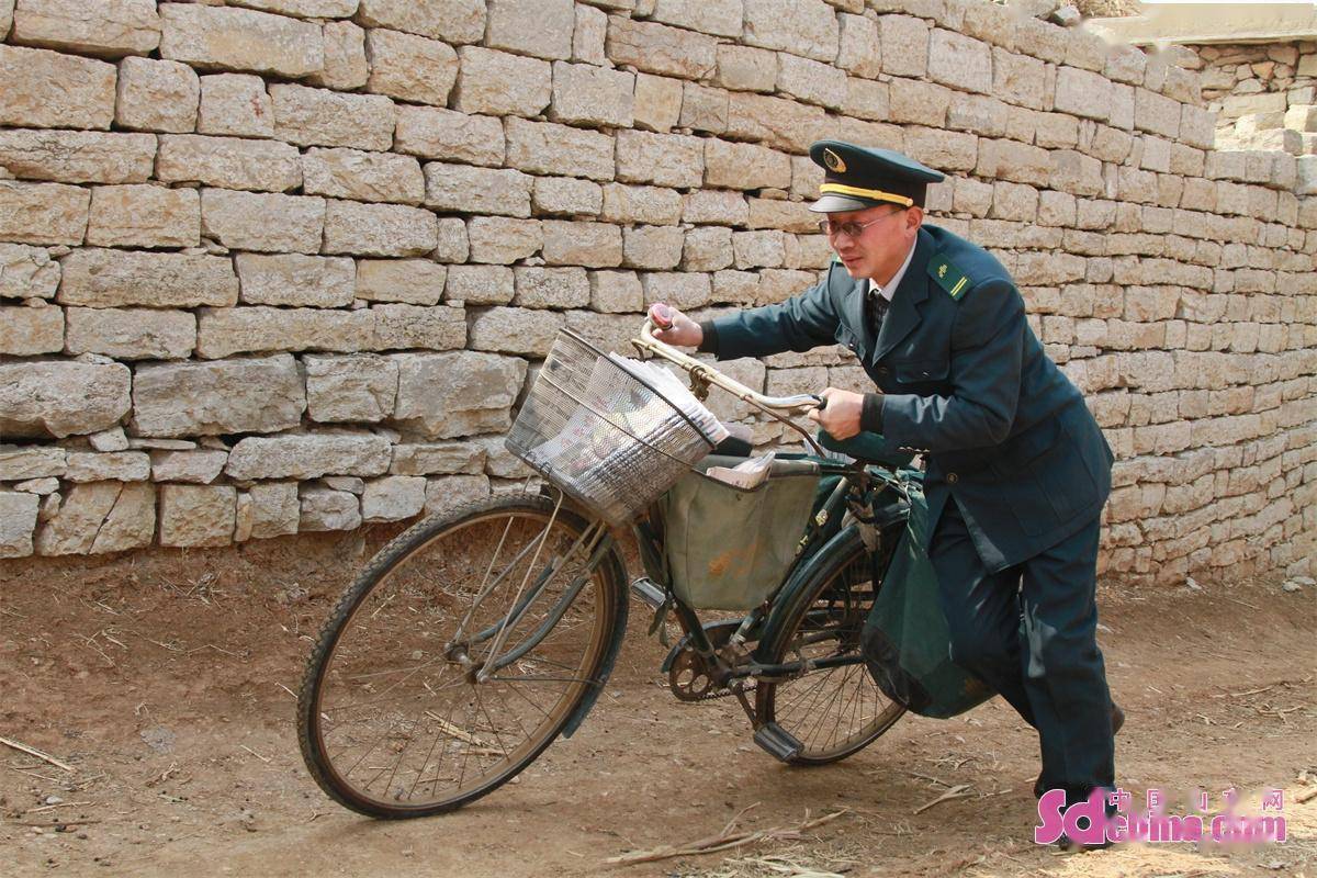 30多年,50万公里邮路 山东投递员武辉的"乡邮路"_张瑞泉_中国_邮件