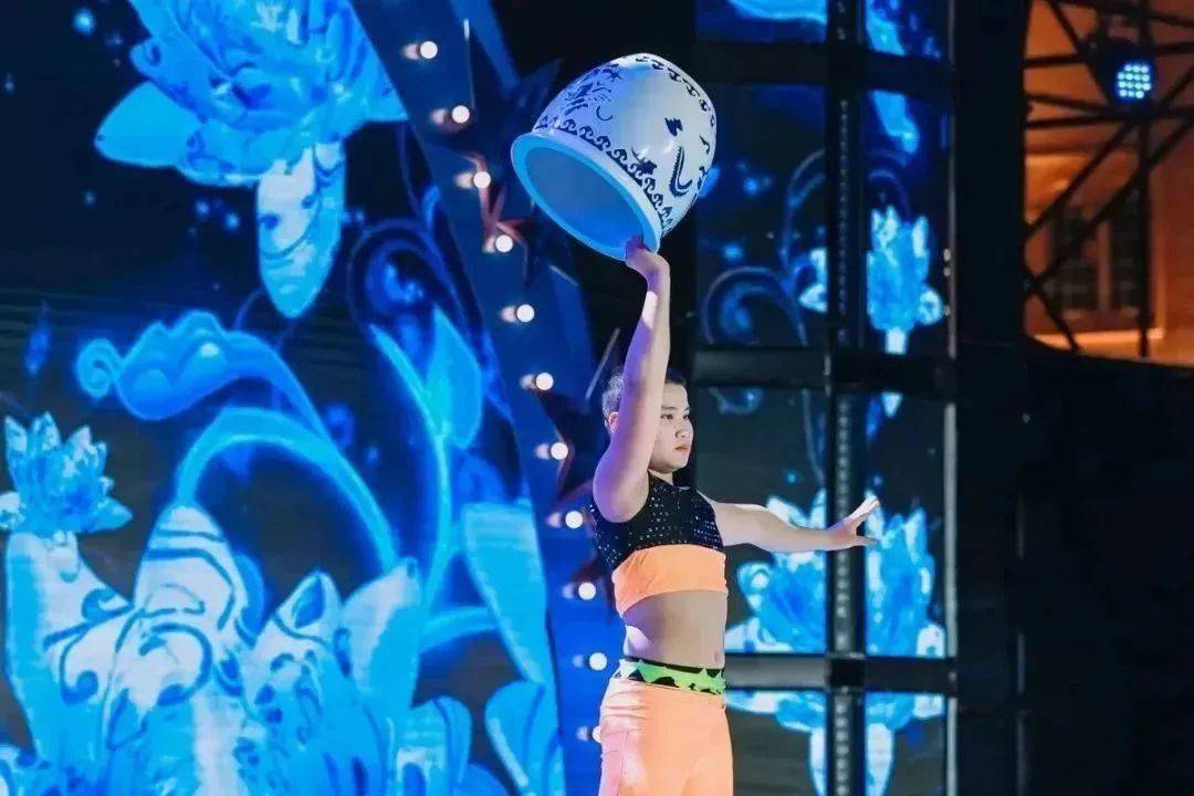 龙川杂技《顶缸》喜获"我最ok"广东全民才艺大比拼总决赛金奖_活动