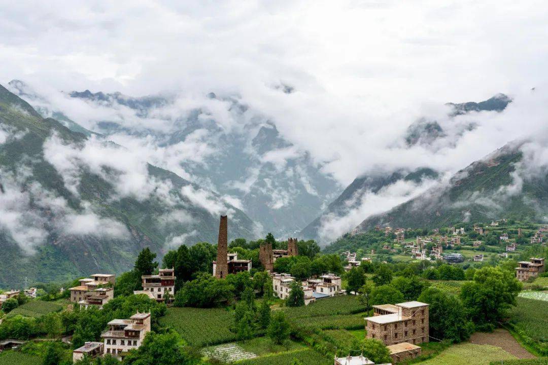 墨尔多神山的简介图片