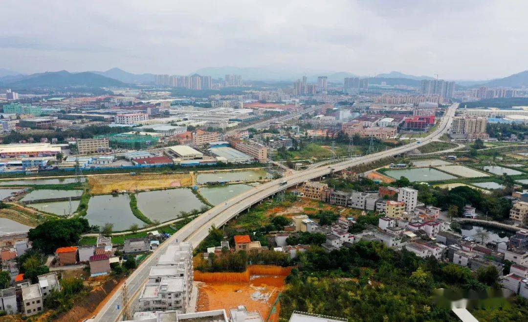 鹤山工业城两条定制公交线路正式开通!_城区_共和镇_购物