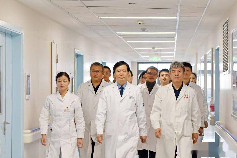 心底"当个好医生"声音,从微弱到磅礴,指引我穿过漫