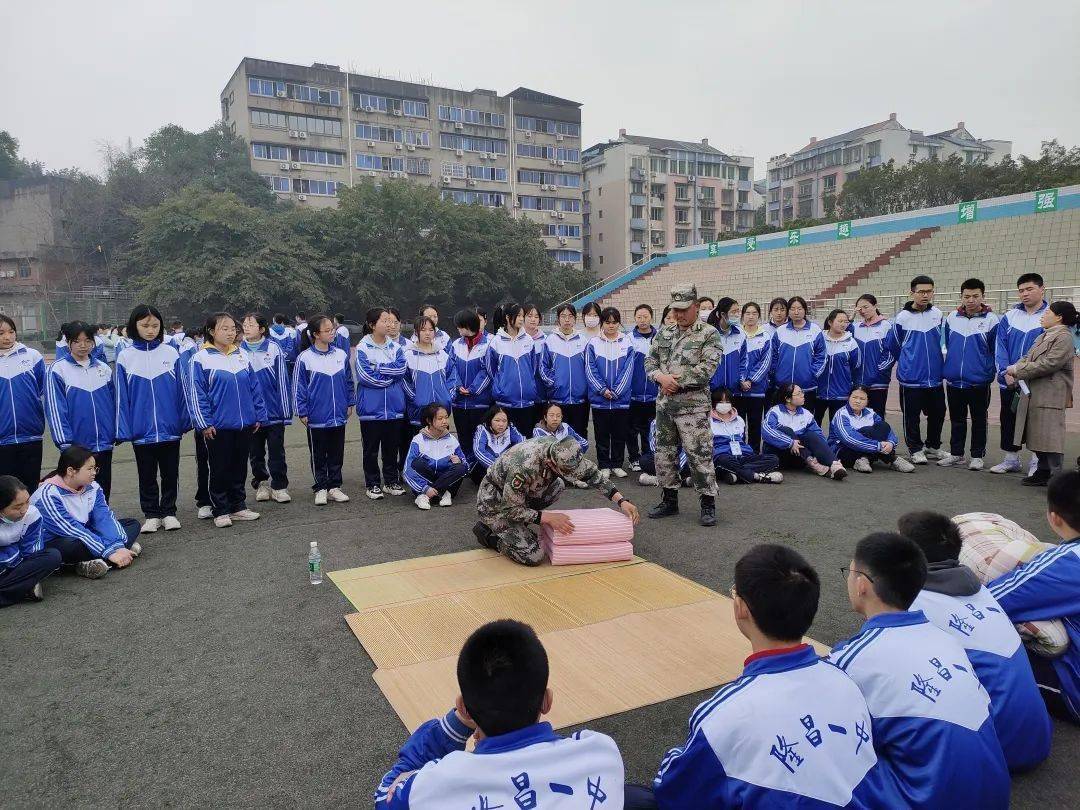 铁血军魂报国心 不负青春展雄姿——隆昌一中高2025届学生军训纪要