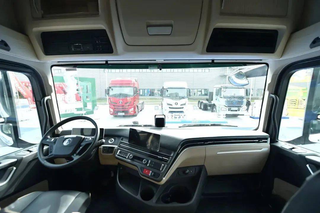 x6000 680大马力旗舰版的出现,让陕汽高端高效干线物流阵营再添猛将