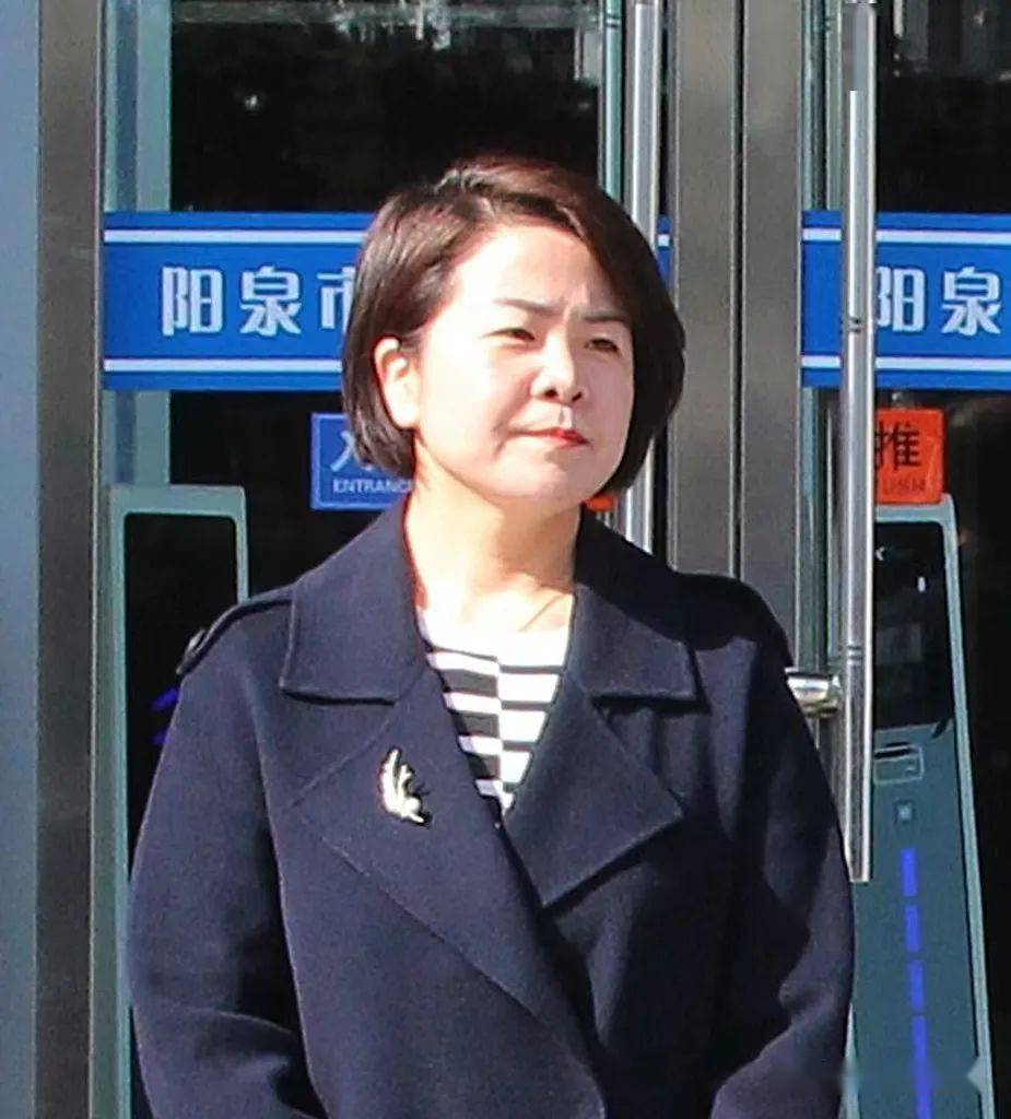 "三月芳华情 巾帼写丹青"阳泉市首届女画家作品展在市展览馆隆重开展