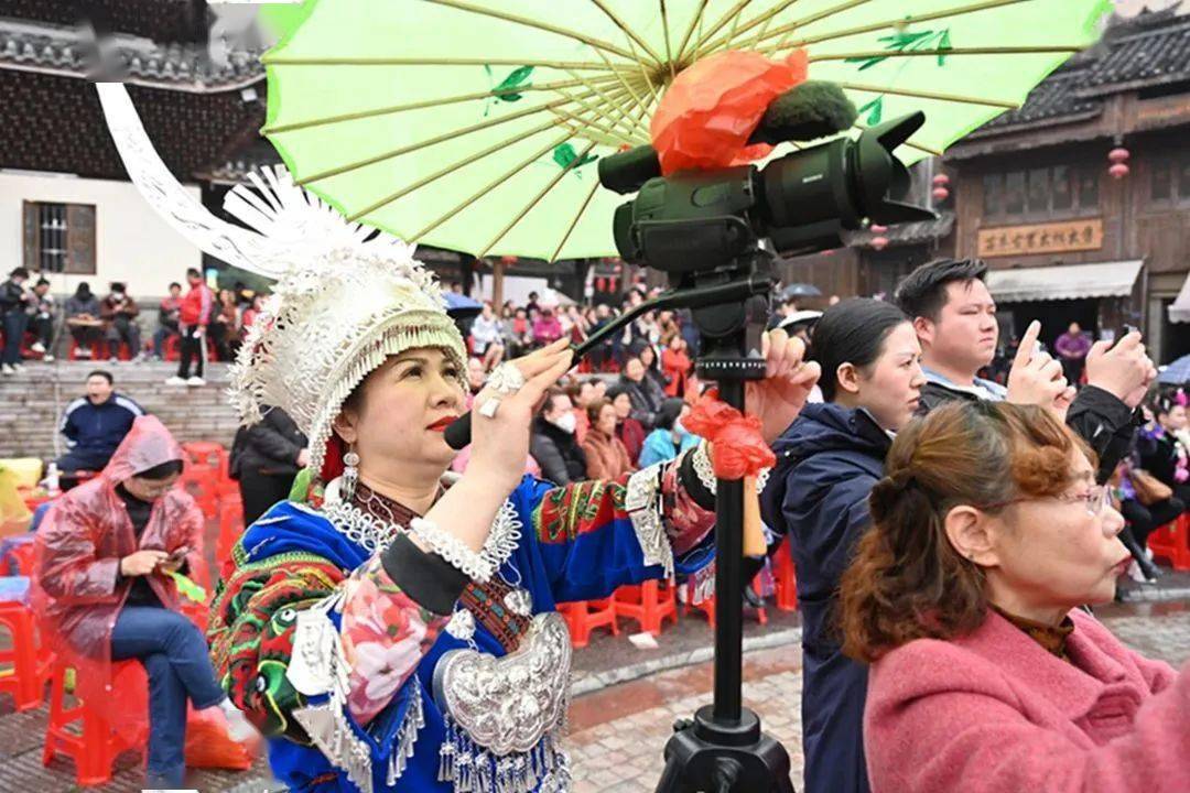 黔东南人看过来! 三八妇女节民族跳舞大赛鄙人司举行了！