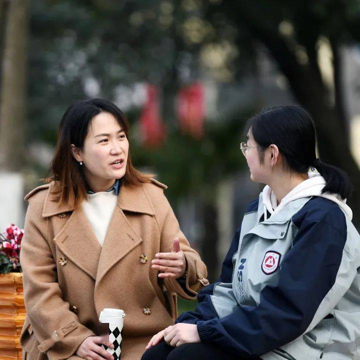 她们是女儿,妻子,母亲 ,也是最美的南山老师!_绵阳_教育_一等奖