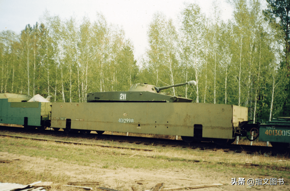 俄罗斯装甲列车图片