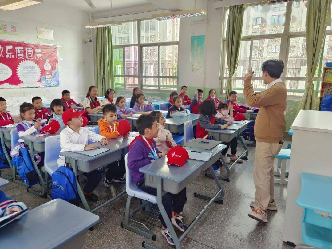 福州市南台实验小学广电小记者站正式挂牌啦