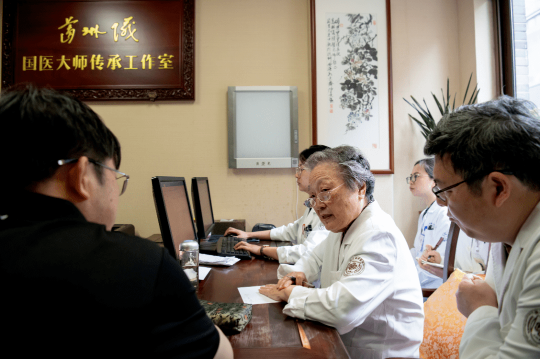 柴嵩岩国医大师怎么挂号(柴嵩岩传承团队主任医师号)