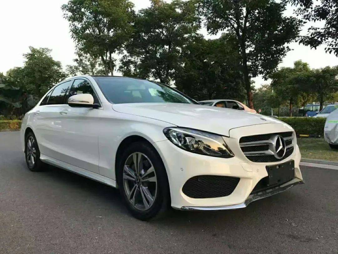 通州一4s店销售顾问介绍,以2023款奔驰c220l为例,指导价是33.