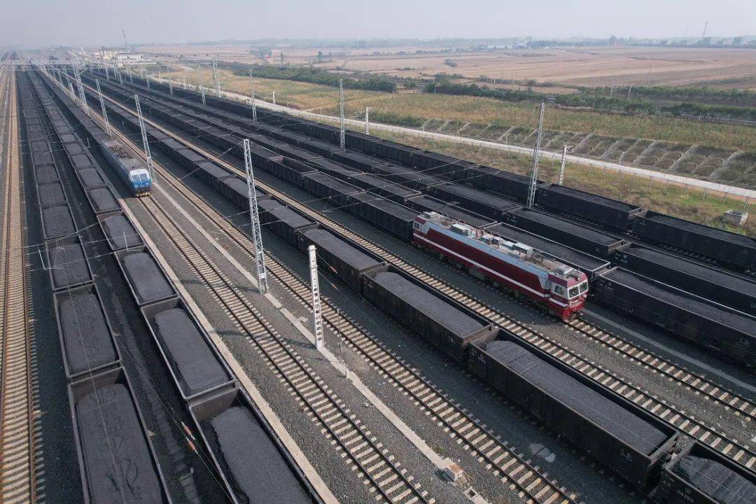 强力拉动地方经济,浩吉铁路三项指标创新高_列车_作业_襄州