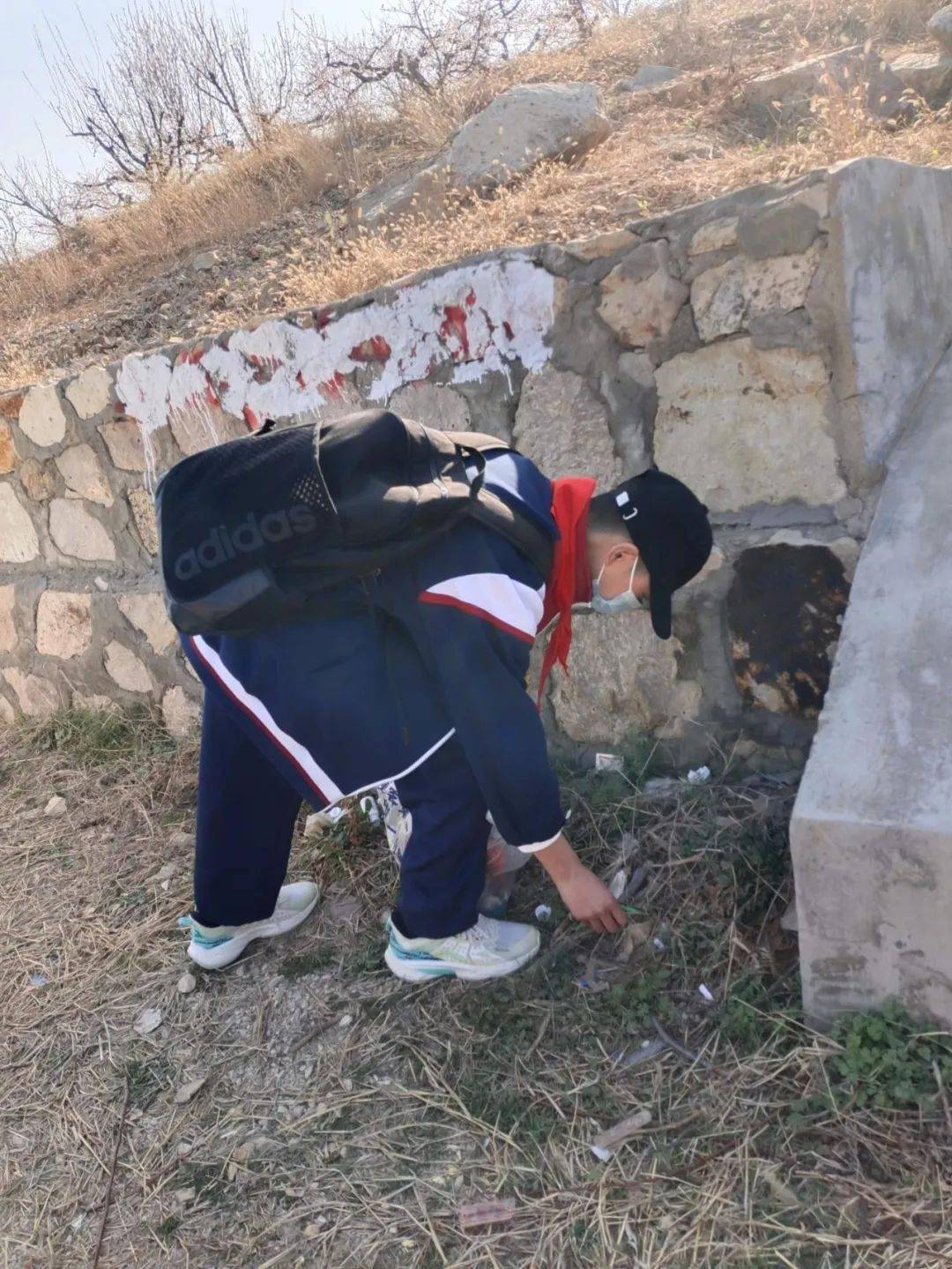 萧县城南初级中学"弘扬雷锋精神 爱护绿色家园 争做新时代好少年 "