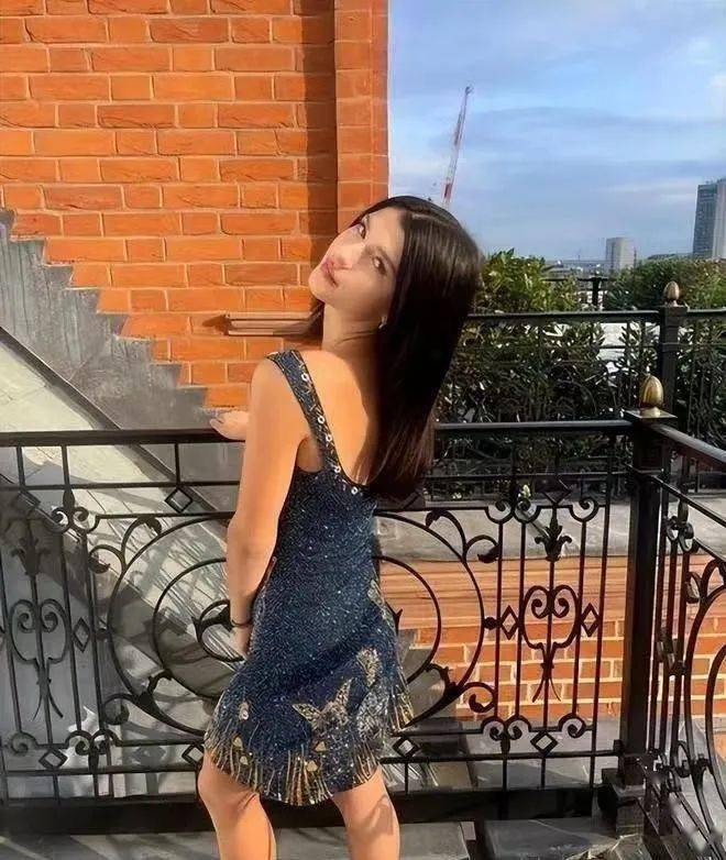 珍妮弗_盖茨_nayel