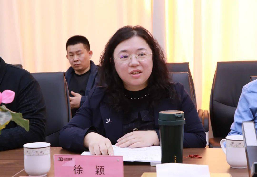 极数能源科技有限责任公司董事长徐颖一行到公司考察交流_进行了_生产