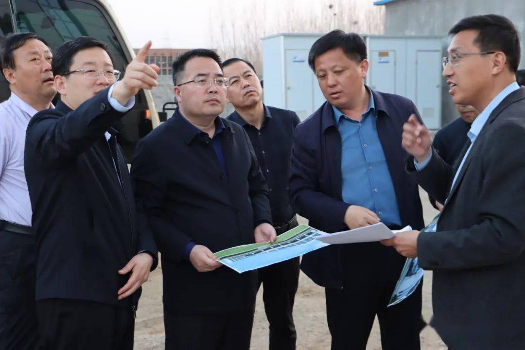 副县长郭鹏及有关部门负责同志参加调研.