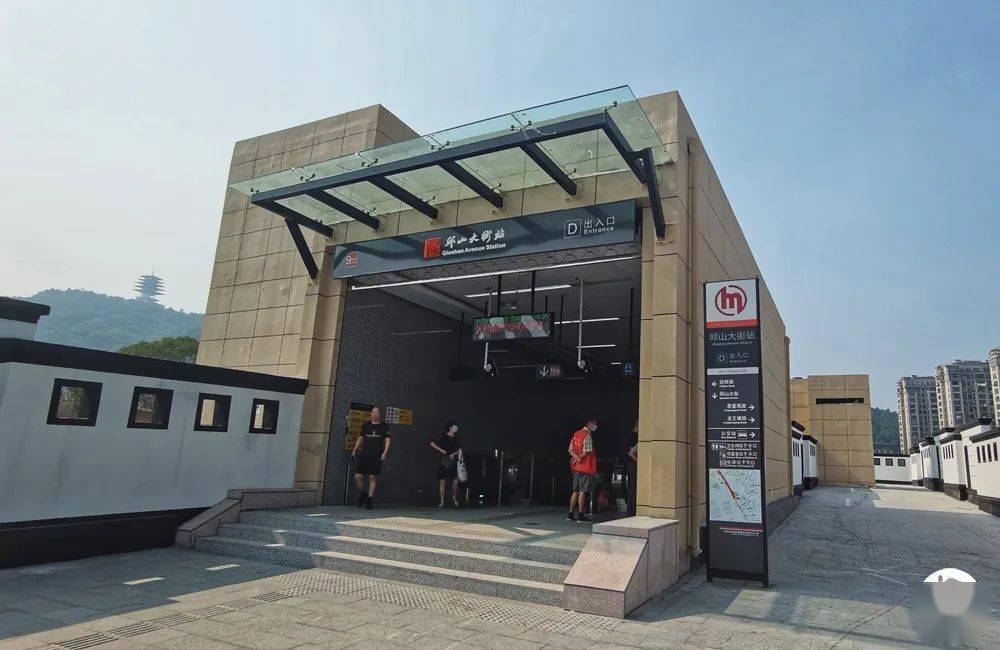 当初的邱山大街站d出入口▲现在的邱山大街站d出入口74兴耀东湖