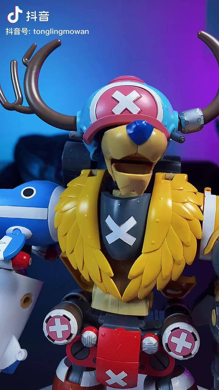 万代乔巴合体机器人海贼王 模型