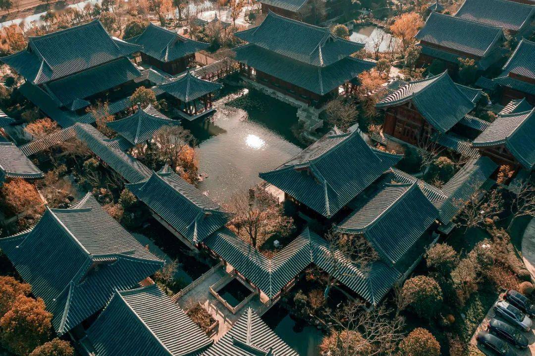 宝山抢东平草堂5669元/2晚度假套餐,沉浸式入住古风酒店,赏宋代建筑群