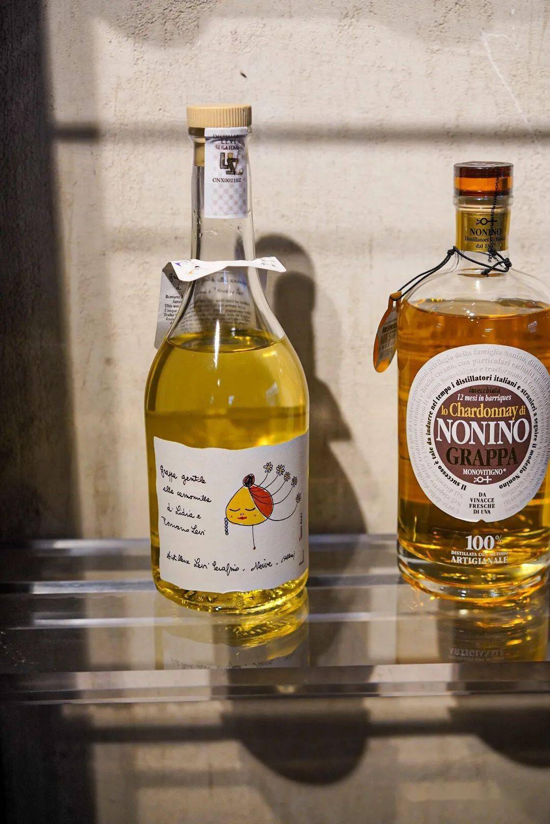 上二楼打二两,国内知名酒精「图书馆」开进天津,周六「橙酒节」别错过