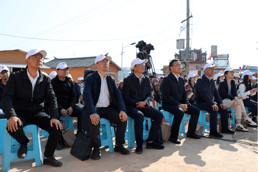 近日,在弥渡县苴力镇第五届桃花文化旅游节期间,弥渡县"弥川处处石榴