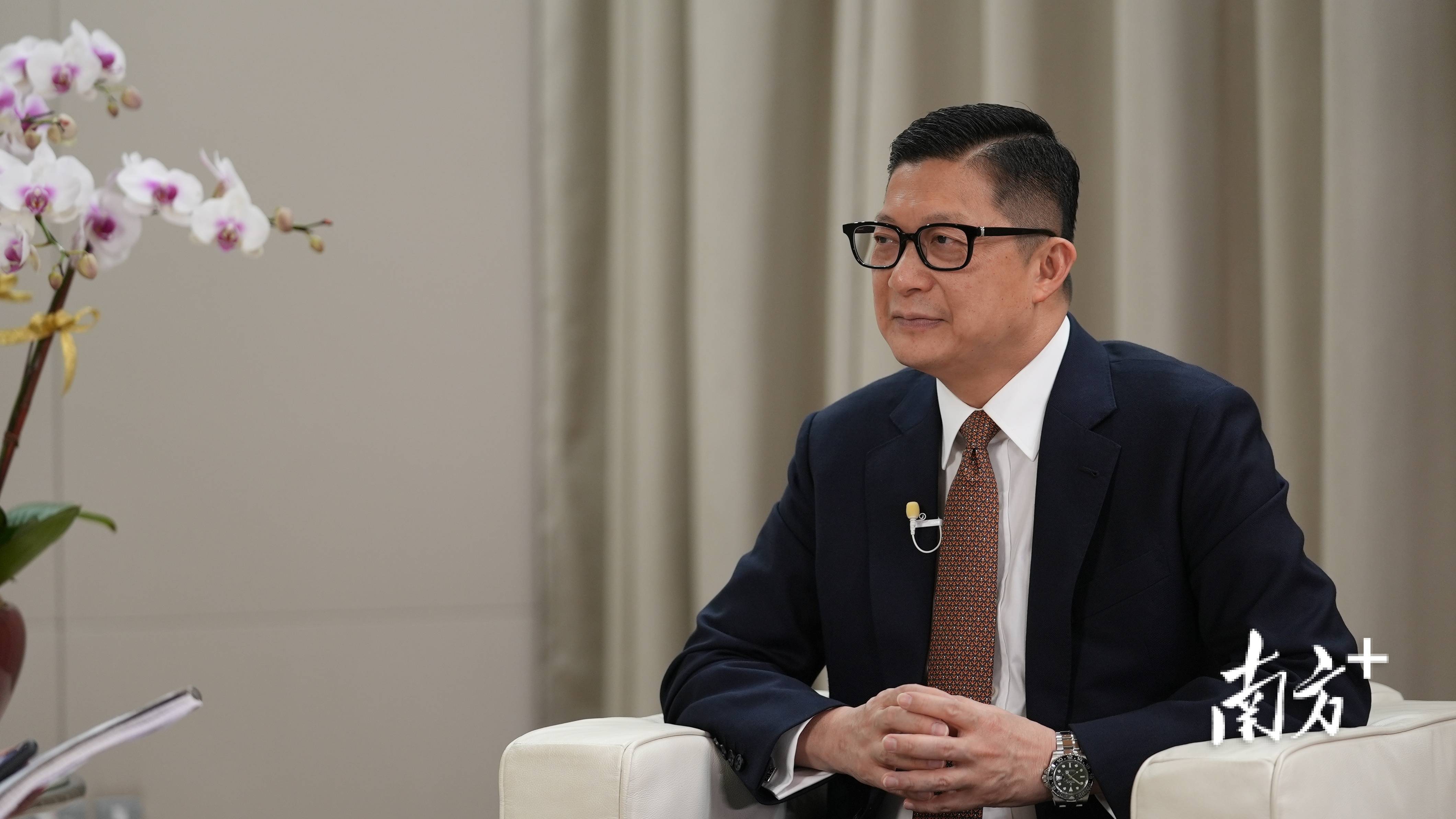 "超"班有嘢讲|保安局局长邓炳强谈"国安家安":香港要成为抵挡外部势力