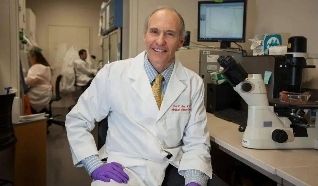 CAR-T之父Carl June教授：敲除两个基因，改善实体瘤的T细胞治疗效果