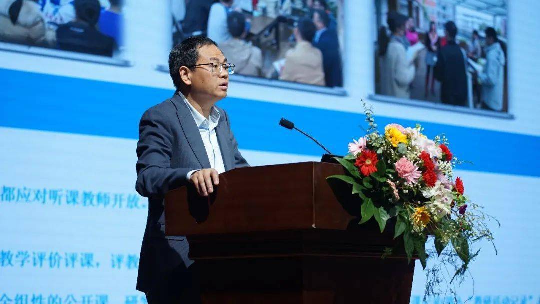 蔡泽勇副校长作报告马健副校长作报告成都七中(高新校区)教务处主任