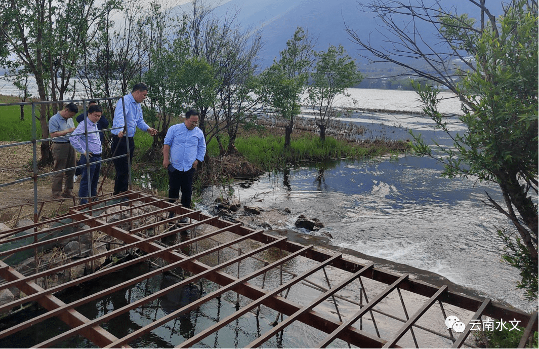 省水文局邀请中国水科院专家对“湖泊革命”相关工做开展示场调研指点