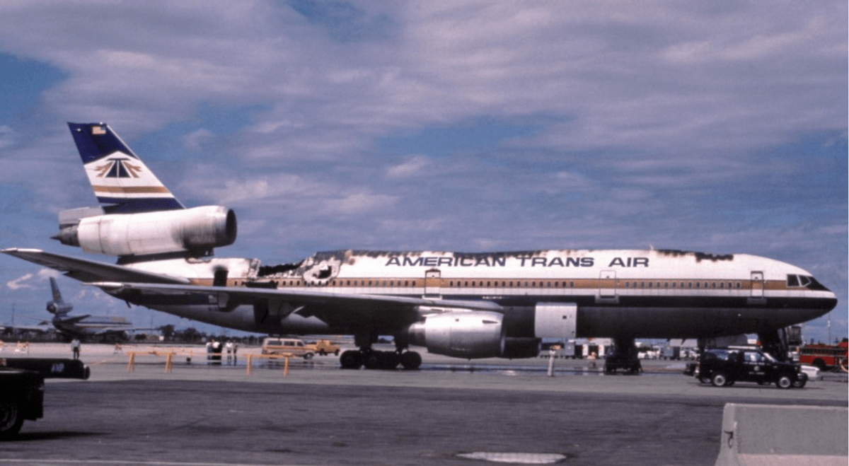 墓碑,纪念碑,里程碑:改变美国航空安全历程的瓦卢杰592号空难_飞机