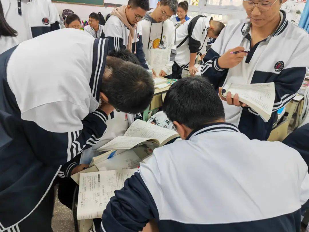 班级风采展||扬帆远行 不负年少 ——市七中高三(31)班_个性_大家庭