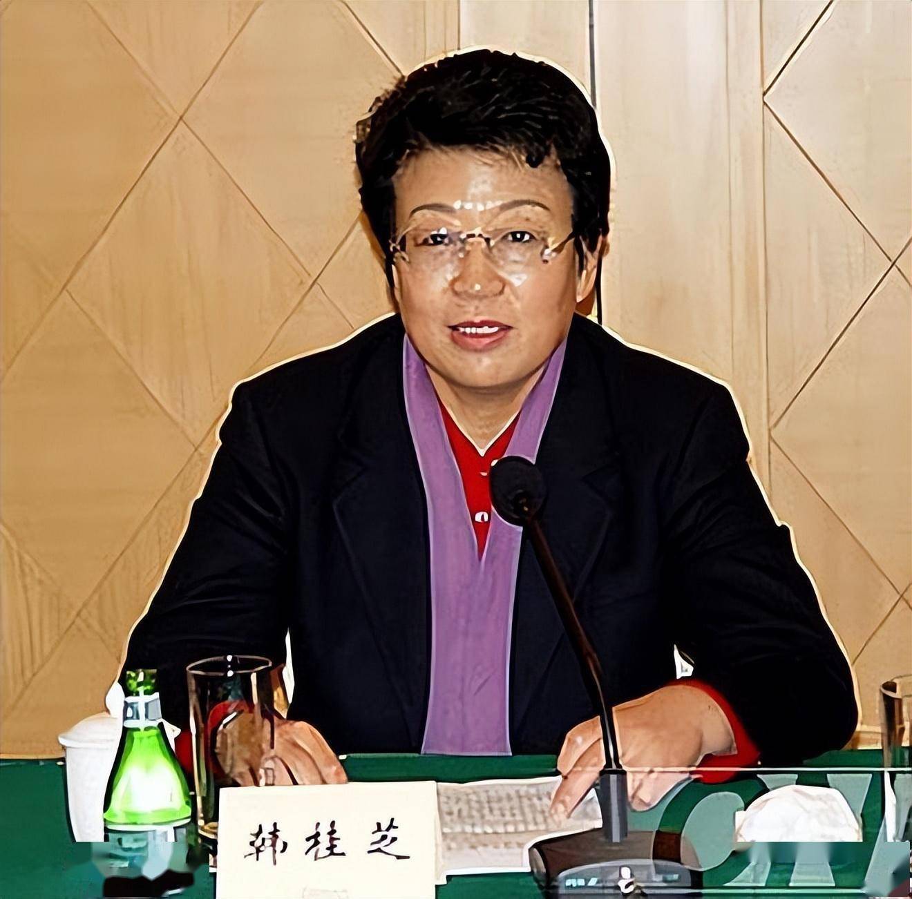 韩桂芝的紧张,不是因为苏秀文和她有关,而是这个"谣言"在一定程度上