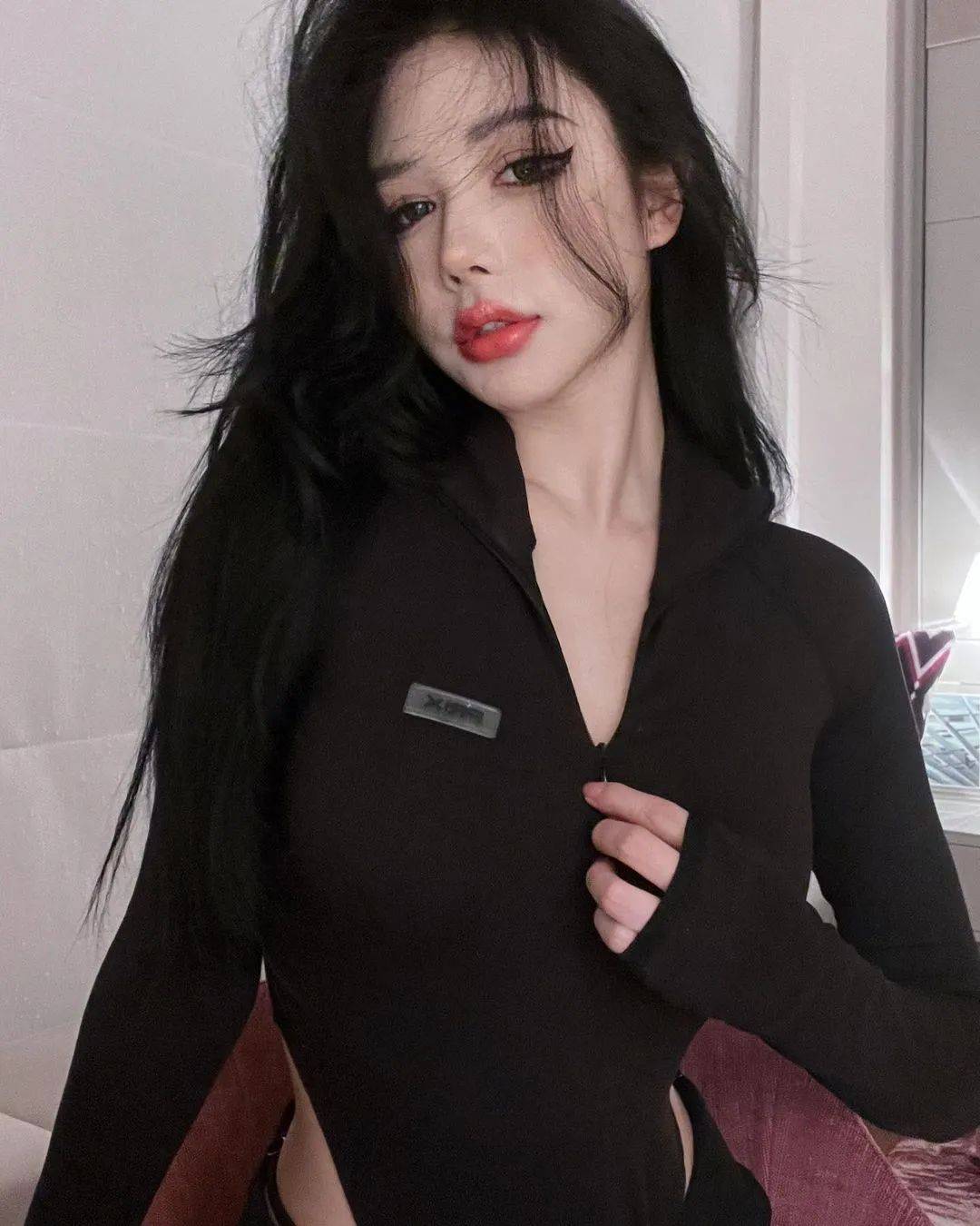 国产嫩模媛媛酱,黑丝后妈裙香欲撩人_侵权_版权_交流