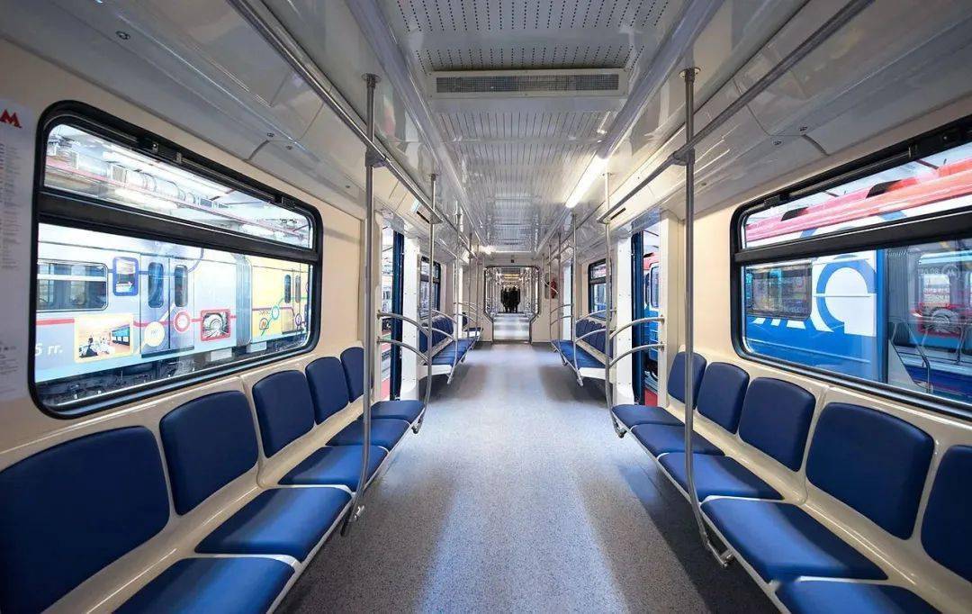 韩国地铁"防变态设计"火了!座椅变成"背靠背",引全网争论!