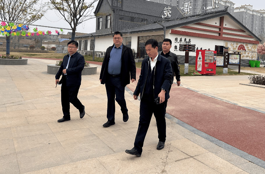 单县综合行政执法局开展"步行全城 丈量文明"活动_工作_公园_绿化