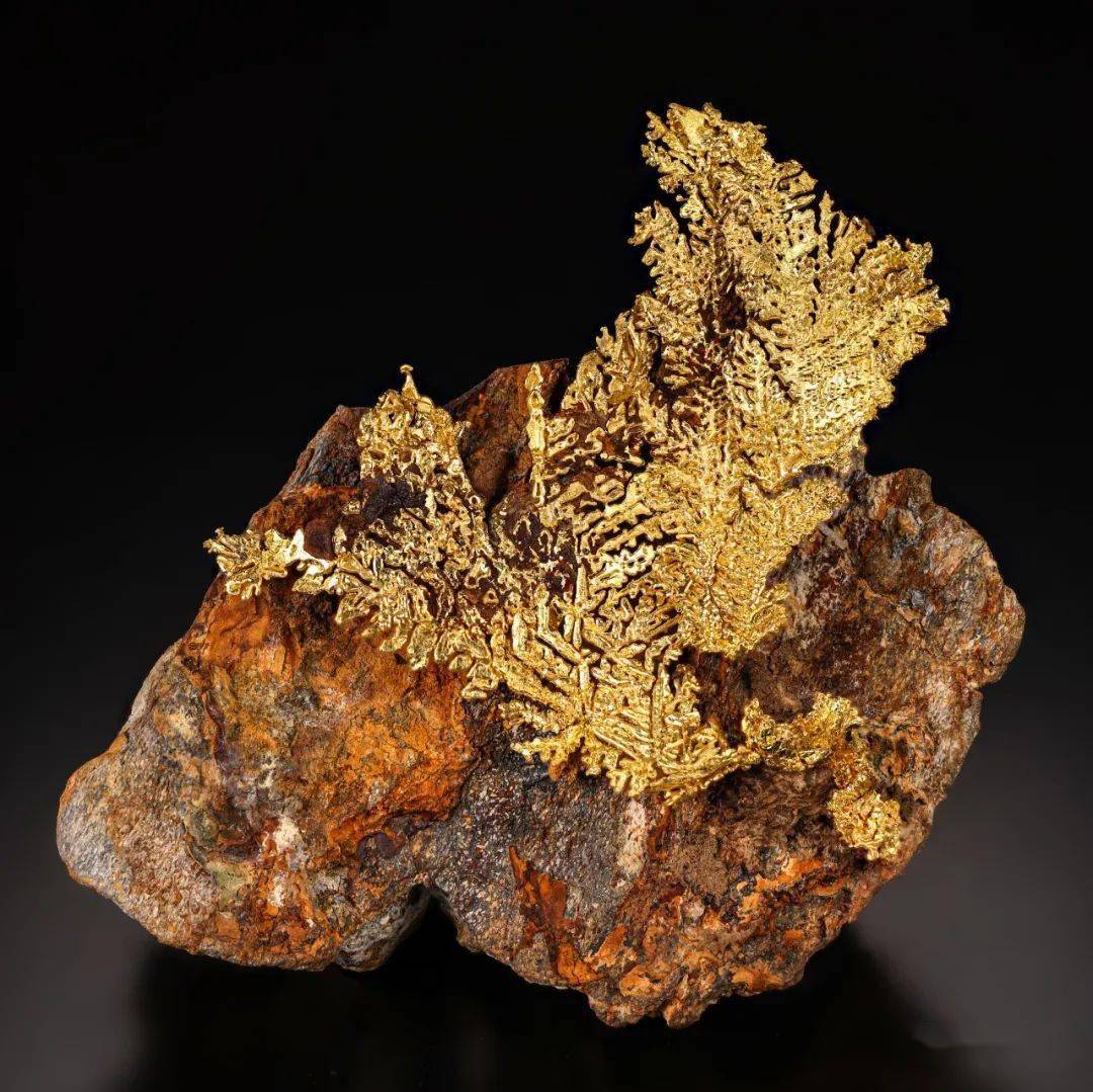 矿物之美丨自然金_金属_晶体_可用于